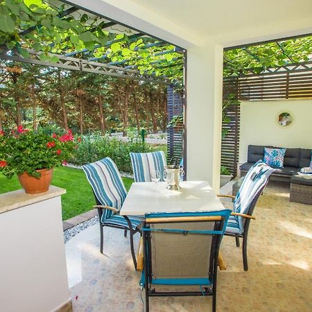 Apartment Bela Пореч Екстериор снимка