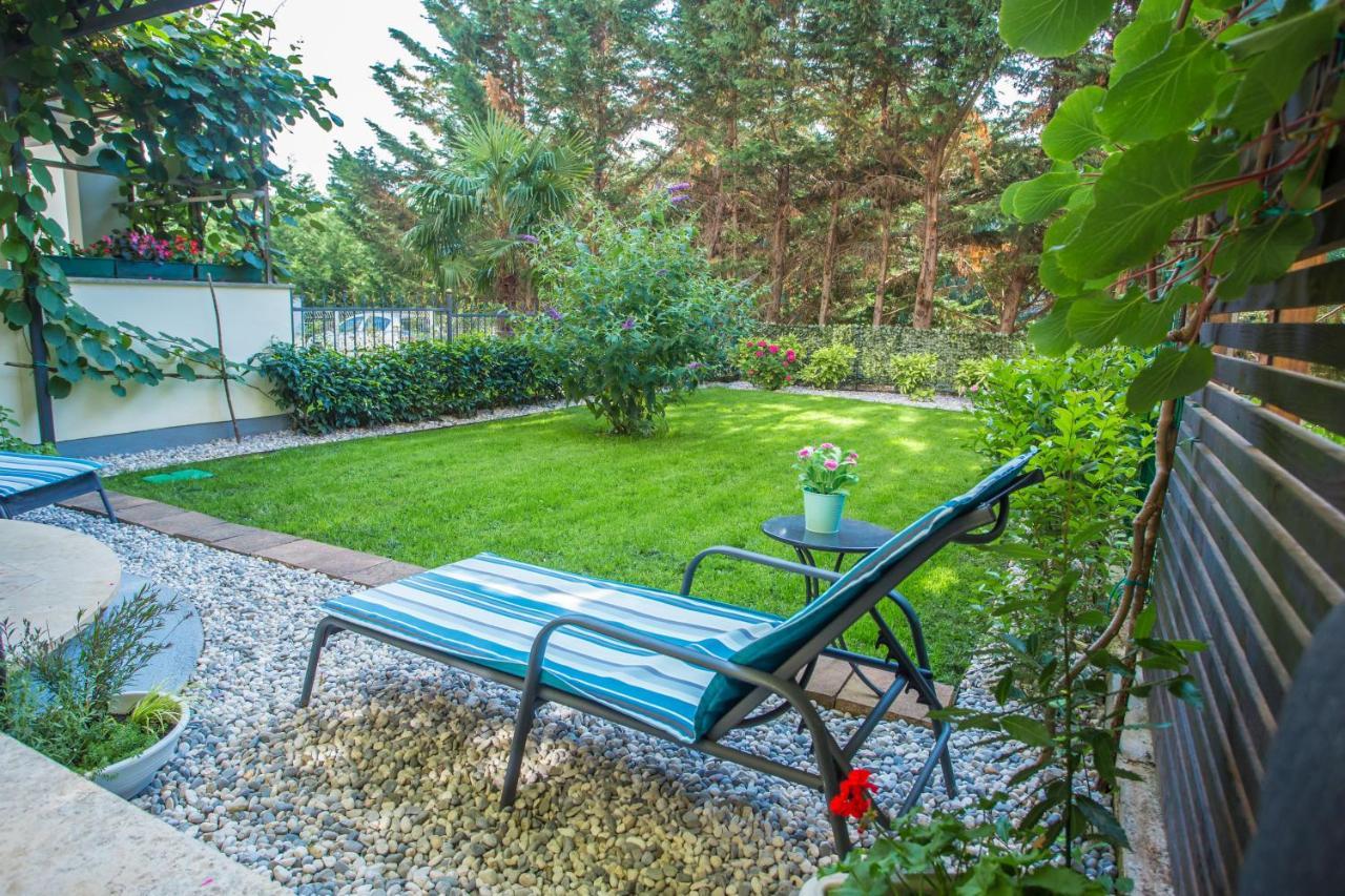 Apartment Bela Пореч Екстериор снимка