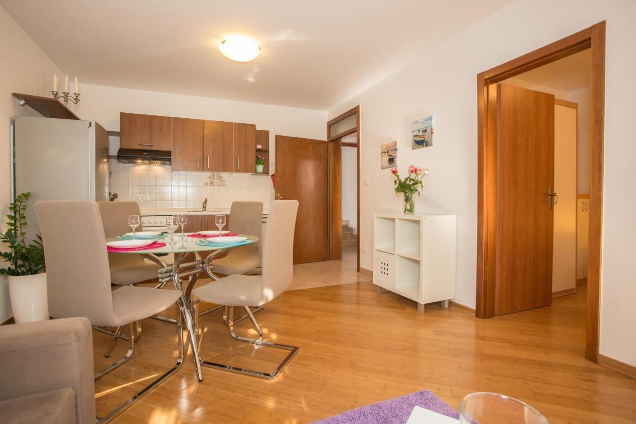 Apartment Bela Пореч Екстериор снимка