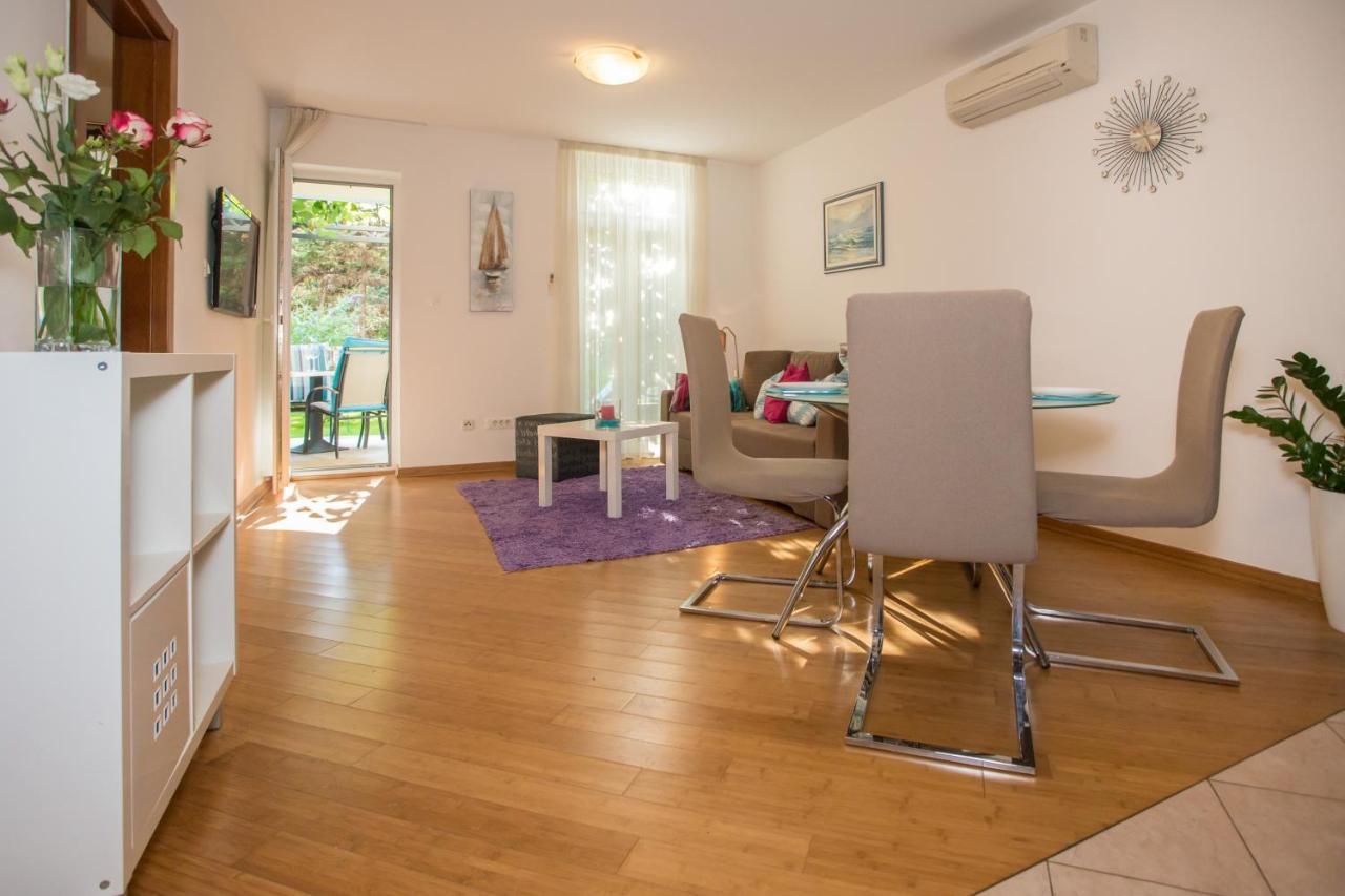 Apartment Bela Пореч Екстериор снимка