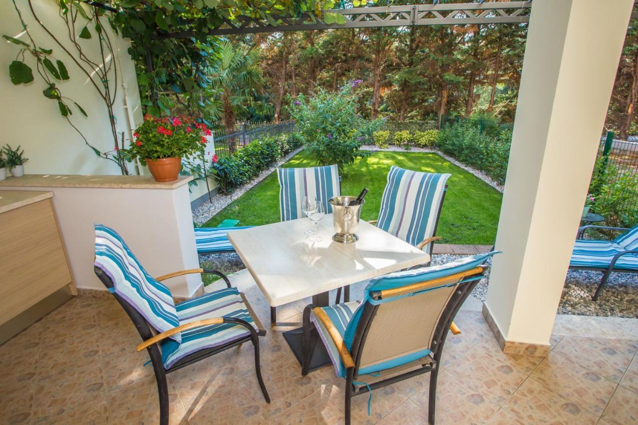 Apartment Bela Пореч Екстериор снимка
