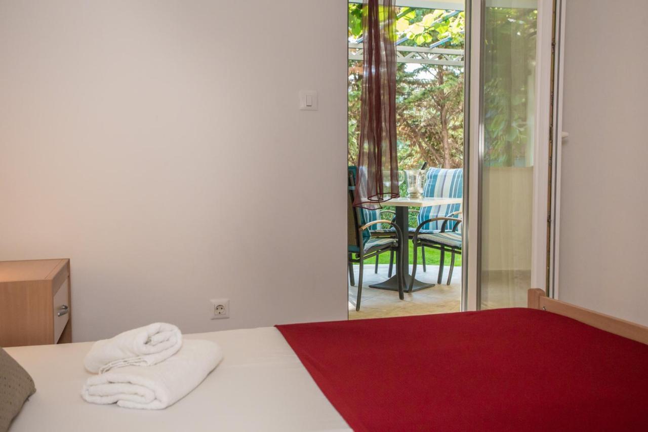 Apartment Bela Пореч Екстериор снимка